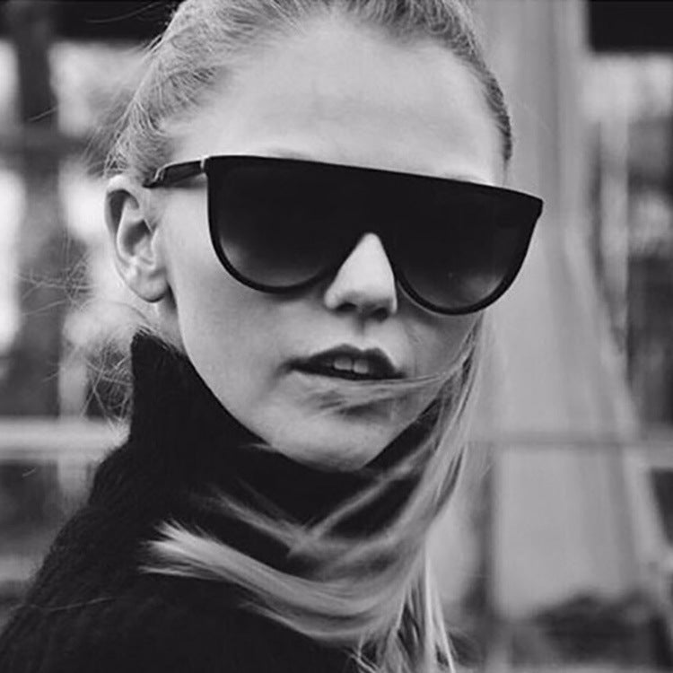 Large frame ins sunglasses one-piece sunglasses for women Personalized beach catwalk Internet celebrity glasses trend