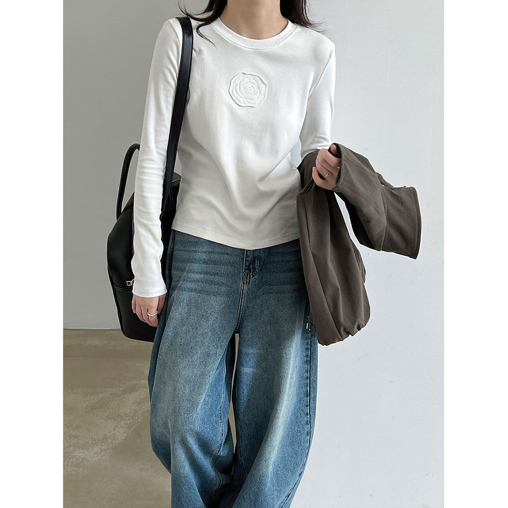Classic Round Neck Regular Shoulder Basic Top Long Sleeve T-Shirt with Chest Applique, Versatile and Stylish